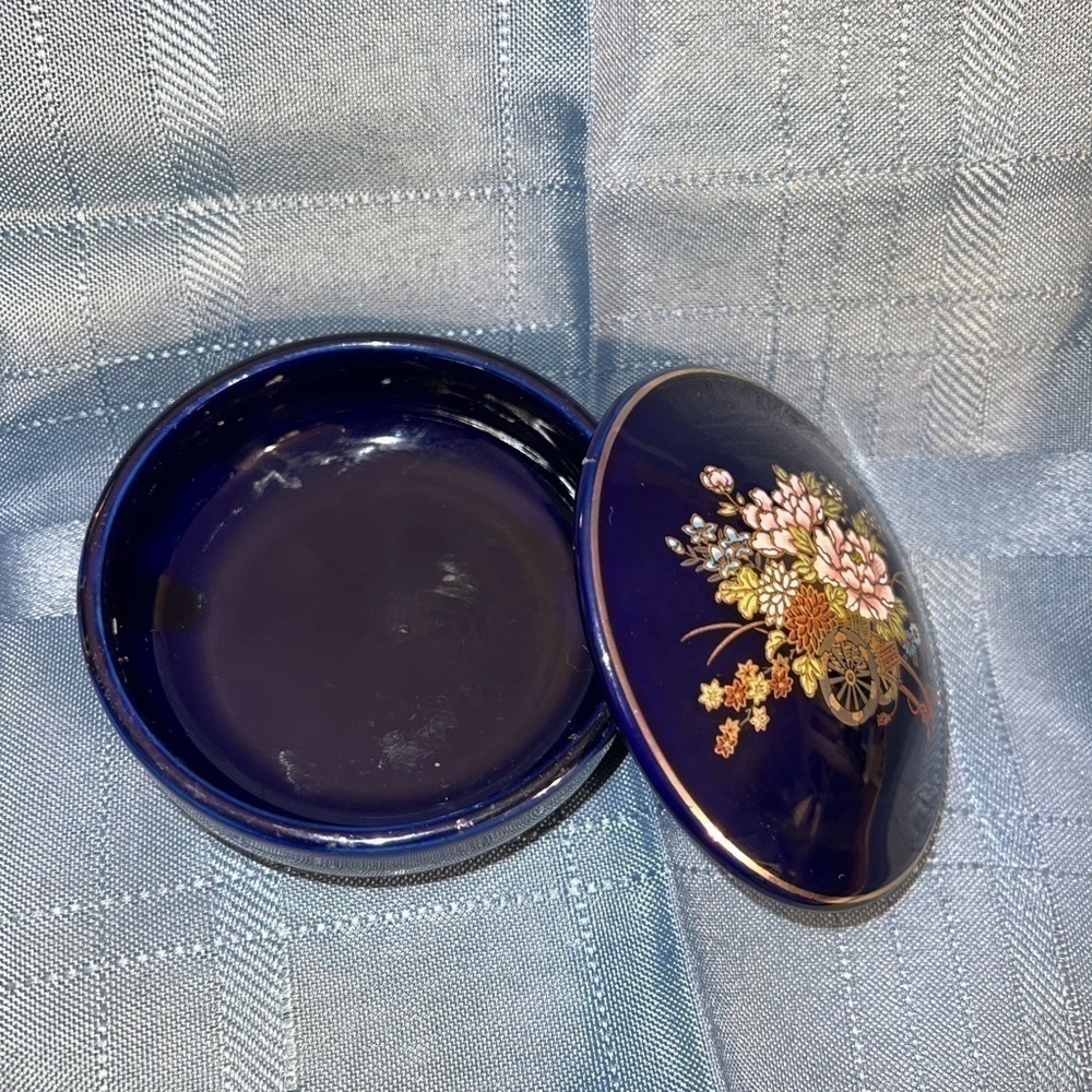 Vintage Japanese trinket box